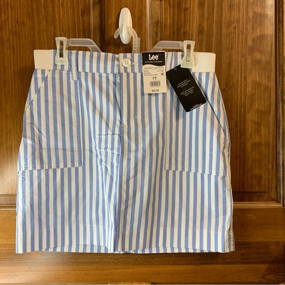 Lee Dresses & Skirts - NWT Lee Ultra soft waistband mid rise skort white and blue stripes size 8M